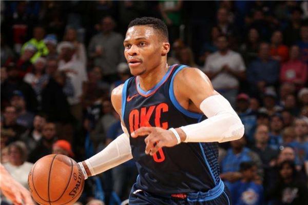 备受球迷和 备受球迷和