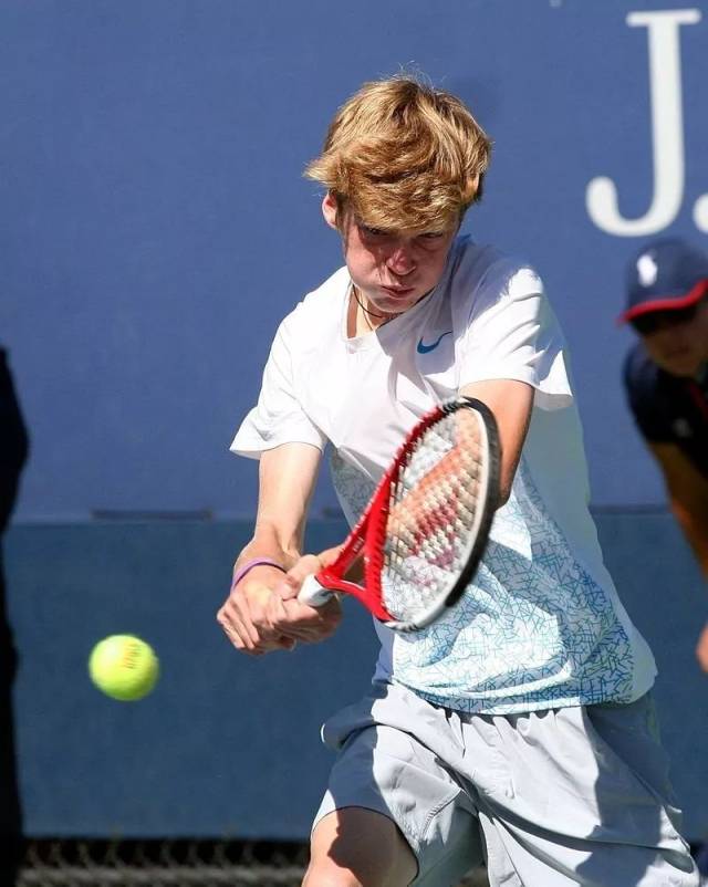 多职业足球 多职业足球